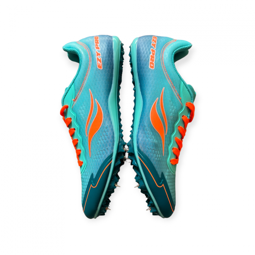 EZY PRO Spike Shoe